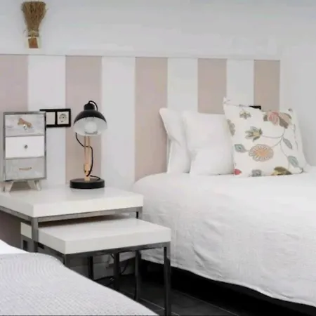 Stylish & Fully Furnished 3 Bedrooms Flat -4 Min Walk To Beautiful Apartment Alicante