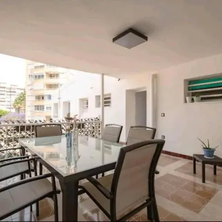 Apartment Stylish & Fully Furnished 3 Bedrooms Flat -4 Min Walk To Beautiful Alicante