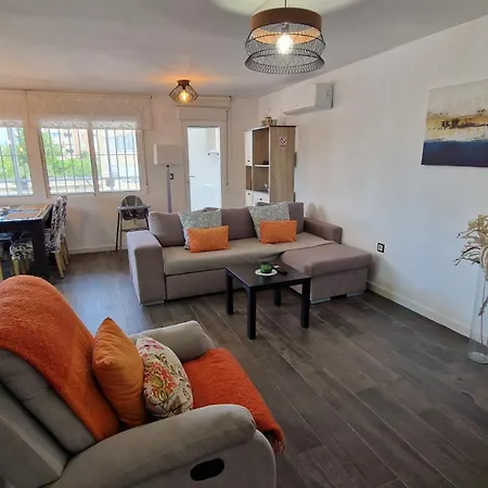 Apartment Stylish & Fully Furnished 3 Bedrooms Flat -4 Min Walk To Beautiful Alicante