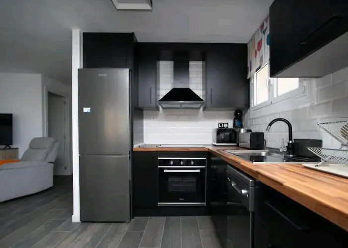 公寓 Stylish & Fully Furnished 3 Bedrooms Flat -4 Min Walk To Beautiful *